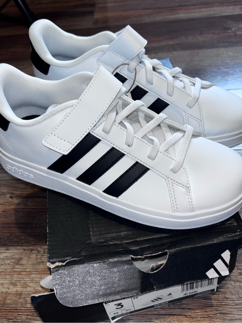 NEW Adidas Unisex Big Kids Grand Court Tennis Shoe GW6521 White Black Size 3